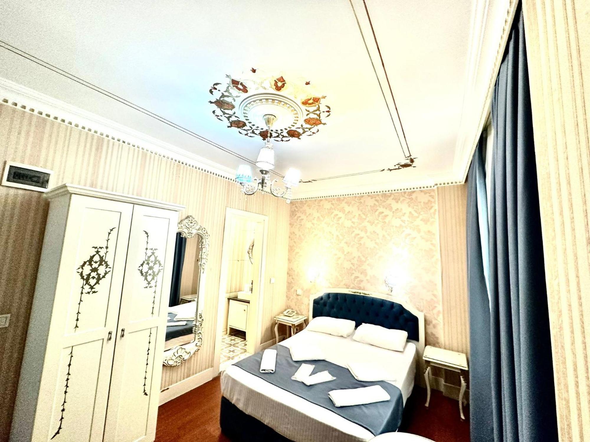 Alyon Hotel Taksim Истанбул Екстериор снимка