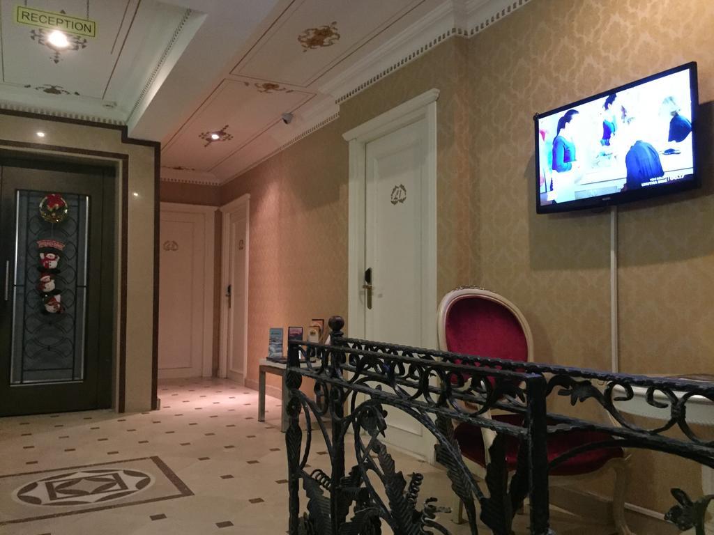Alyon Hotel Taksim Истанбул Екстериор снимка