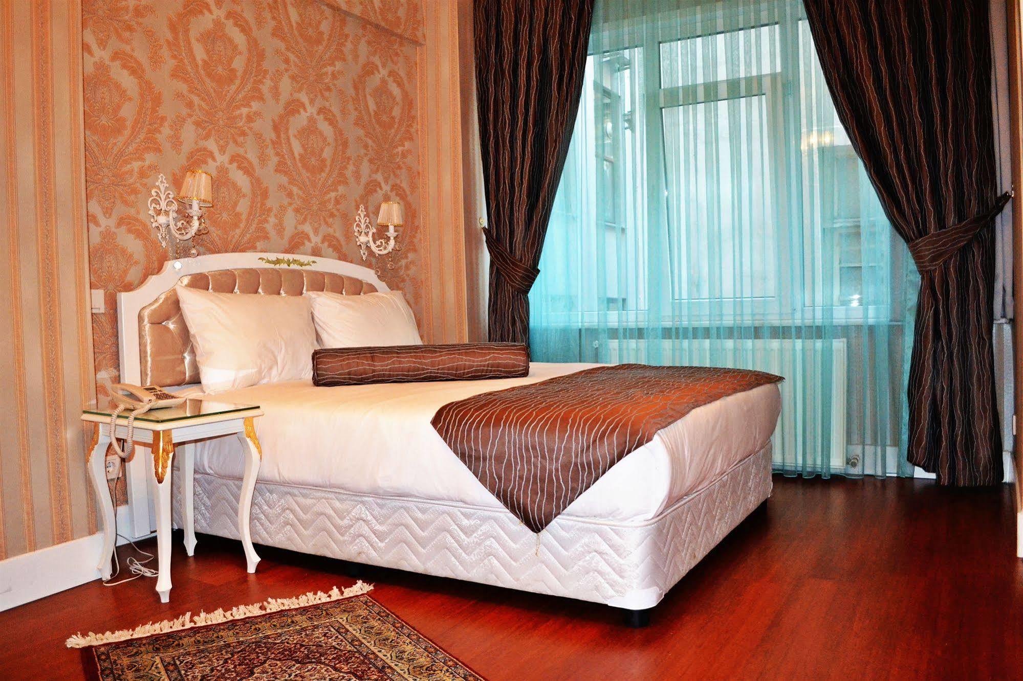 Alyon Hotel Taksim Истанбул Екстериор снимка